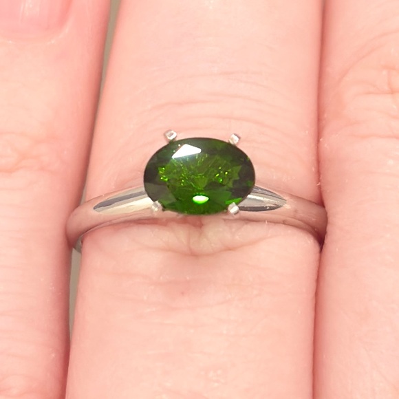 14K Chrome Diopside Ring: White Gold Oval Green Solitaire Size 6 Dainty Piece